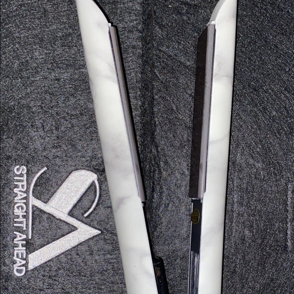 Straight Ahead Straightener